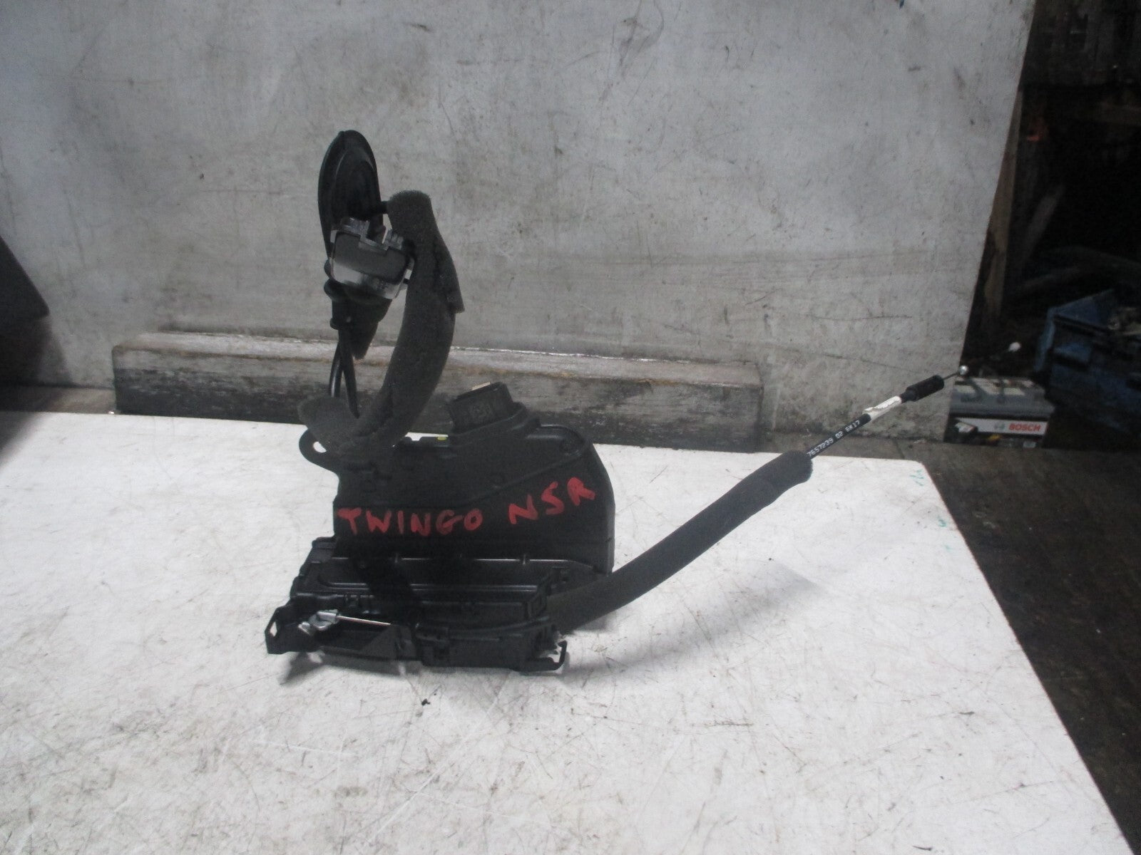 RENAULT TWINGO MK3 2017 NSR PASSENGER SIDE REAR DOOR LOCK MECHANISM 825037656R