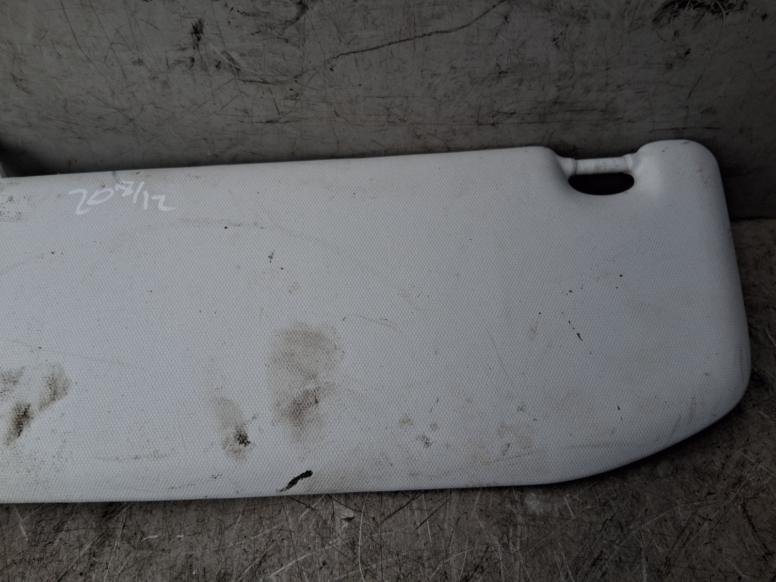 2012 PEUGEOT 208 OSF DRIVER SIDE FRONT RIGHT SUN VISOR SHADE