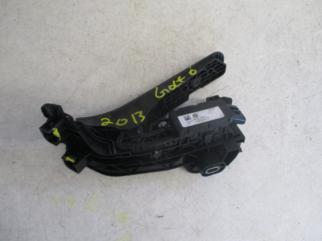 VW VOLKSWAGEN PASSAT ACCELERATOR THROTTEL PEDAL 6PV0104005
