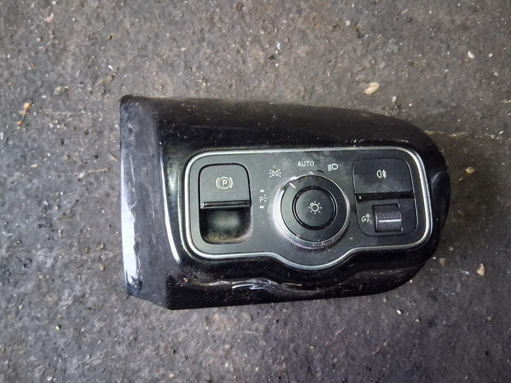 2021 MERCEDES A CLASS V177 HEADLIGHT ADJUSTER CONTROL SWITCH PANEL A2479052902