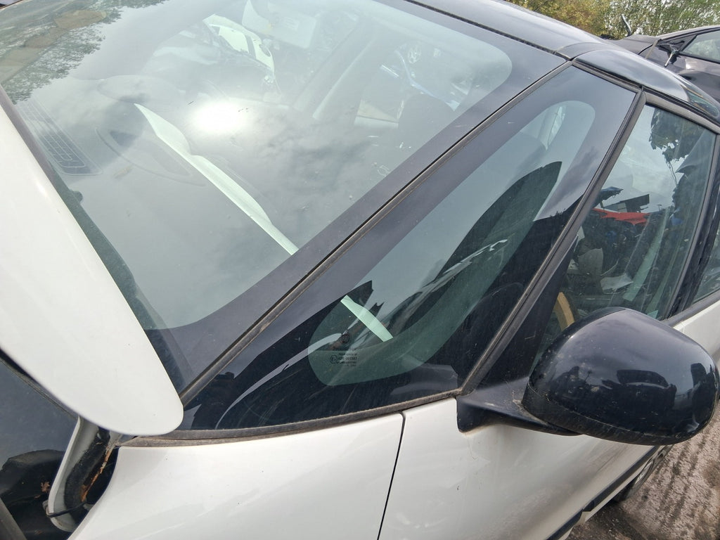 2019 FIAT 500L NSF PASSENGER SIDE FRONT QUARTER GLASS PANEL