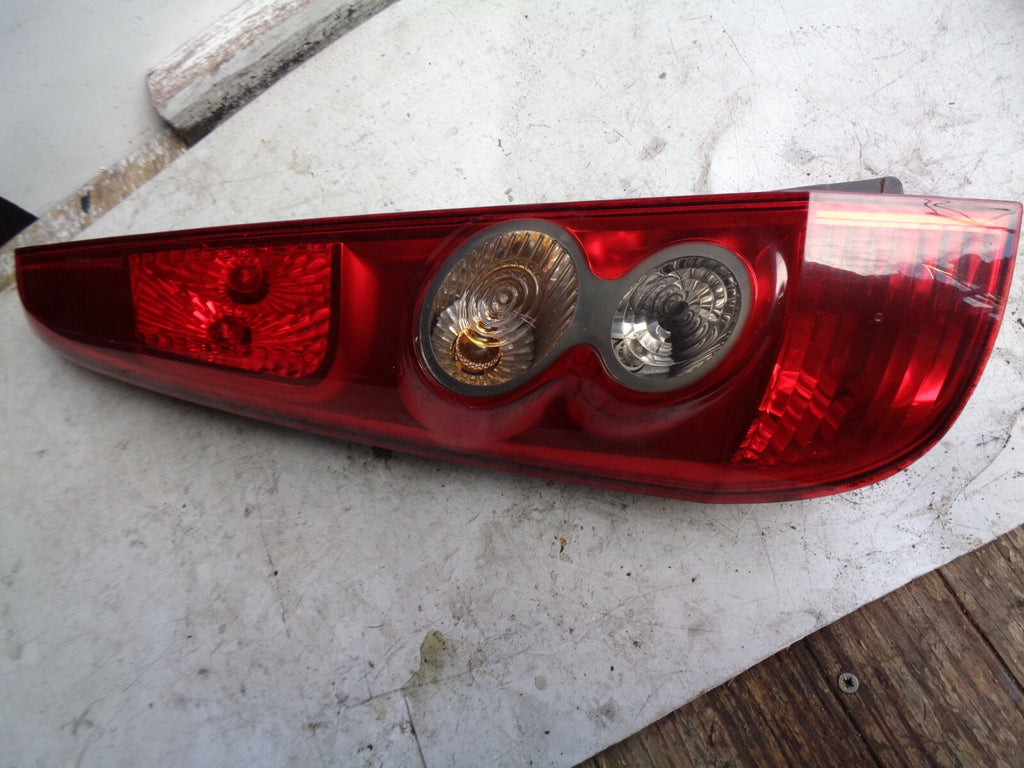 FORD FIESTA MK6 FACELIFT REAR TAIL LIGHT PASSENGER SIDE 6S6113405A