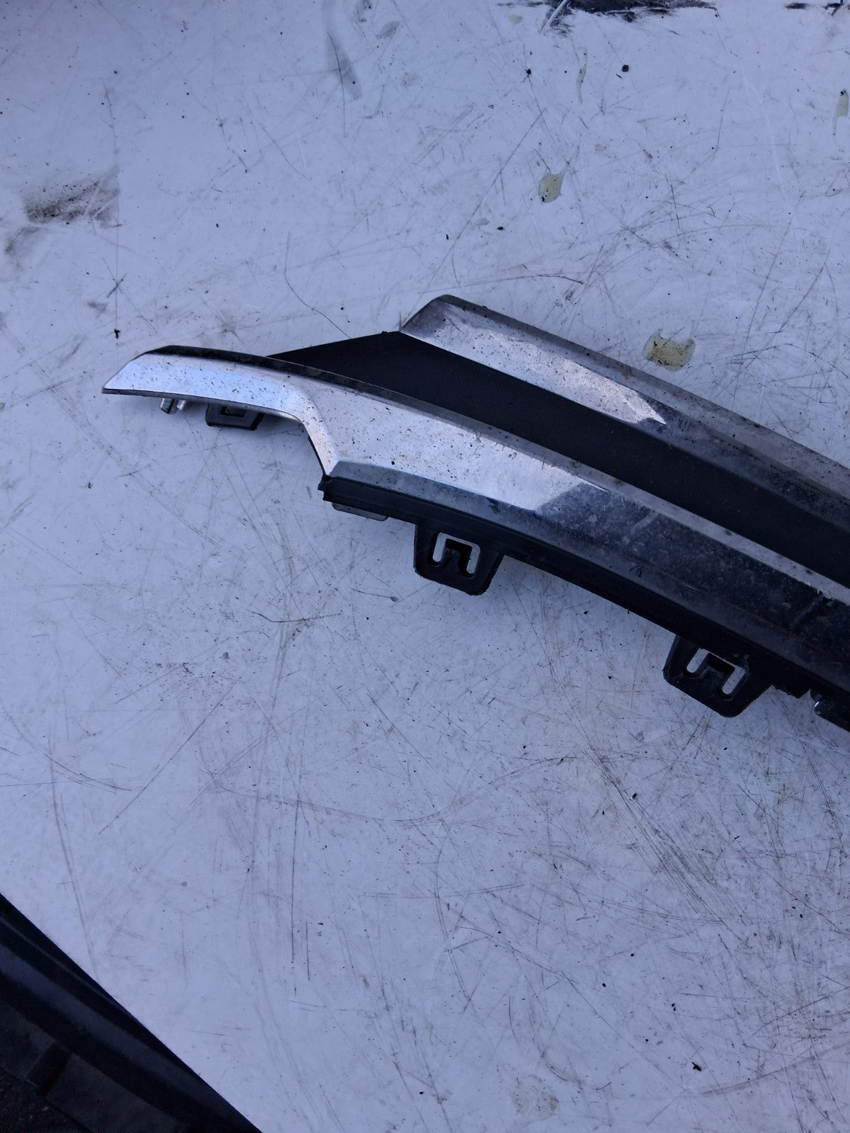 CITROEN C4 2007 ON RADIATOR GRILLE 9834711980