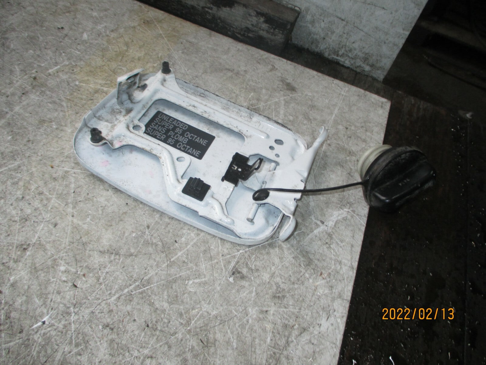 NISSAN MICRA K13 2014 FUEL FILLER FLAP WHITE