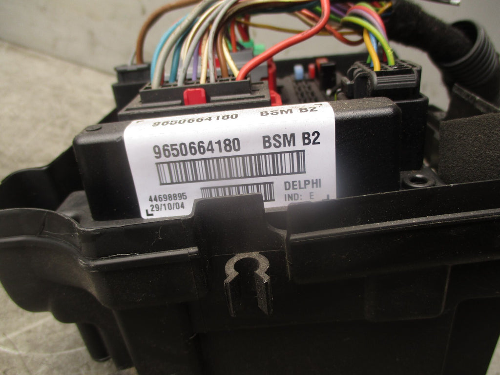 2005 PEUGEOT 206 1.4 PETROL UNDER BONNET FUSE BOX 9650664180