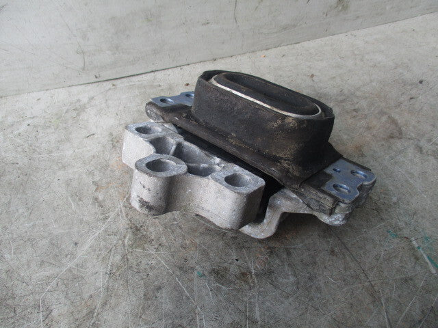 2015 AUDI Q3 8U NSF PASSENGER SIDE ENGINE MOUNT 8J0199555