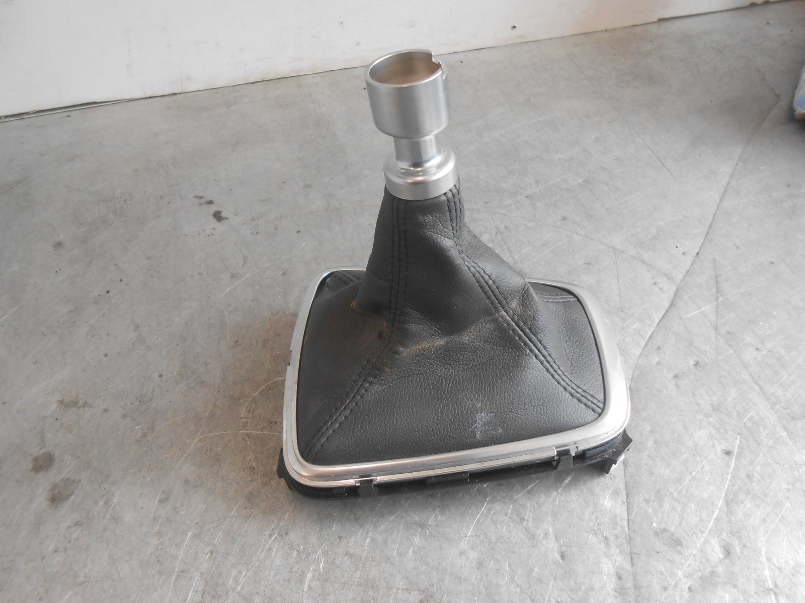 FORD MONDEO CD391 (MK5) 6 SPEED MANUAL GEAR KNOB & GAITER DG9R7P002MB
