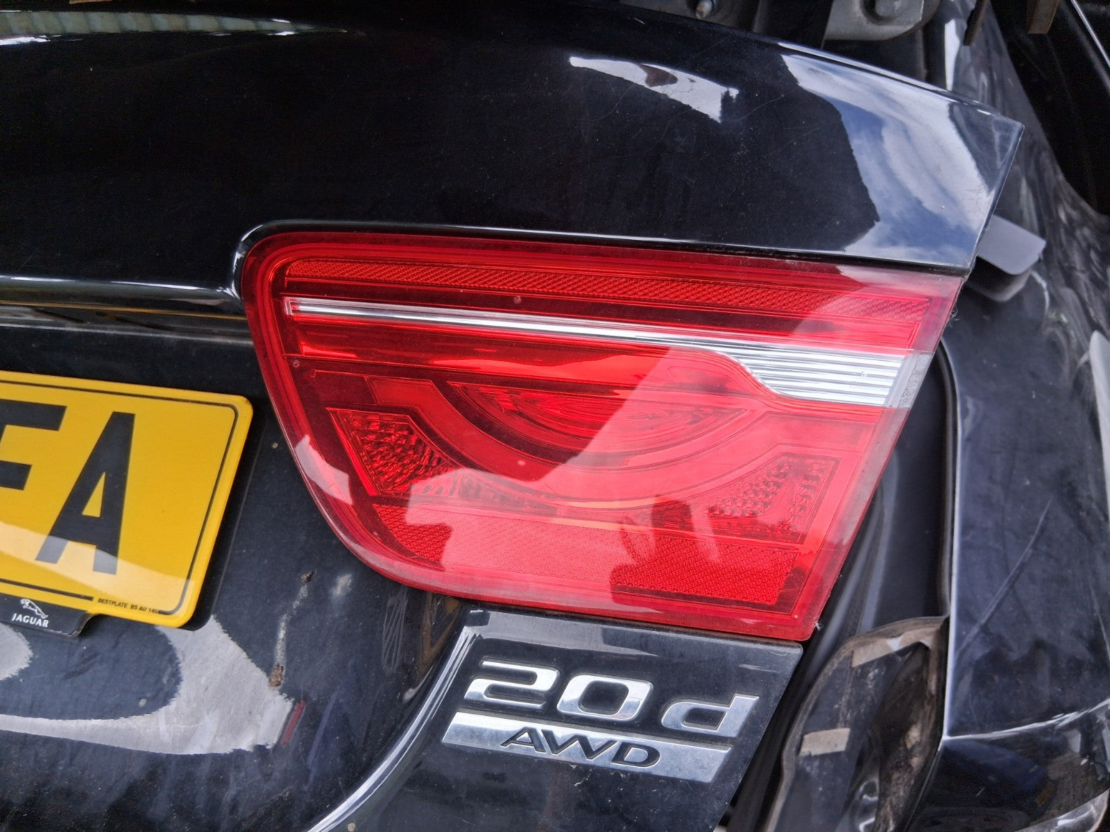 2017 JAGUAR XE OSR DRIVER SIDE REAR RIGHT INNER TAIL LIGHT