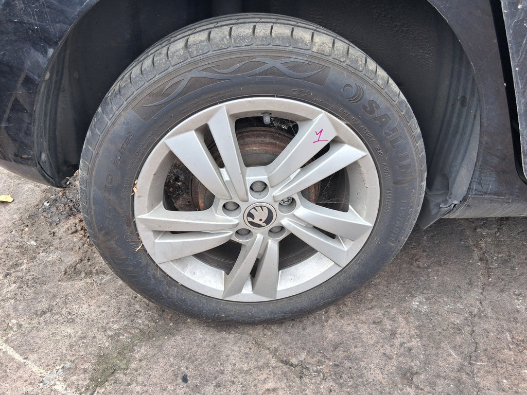 2020 SKODA FABIA MK3 NJ 15 INCH ALLOY WHEEL WITH TYRE 185/60R15