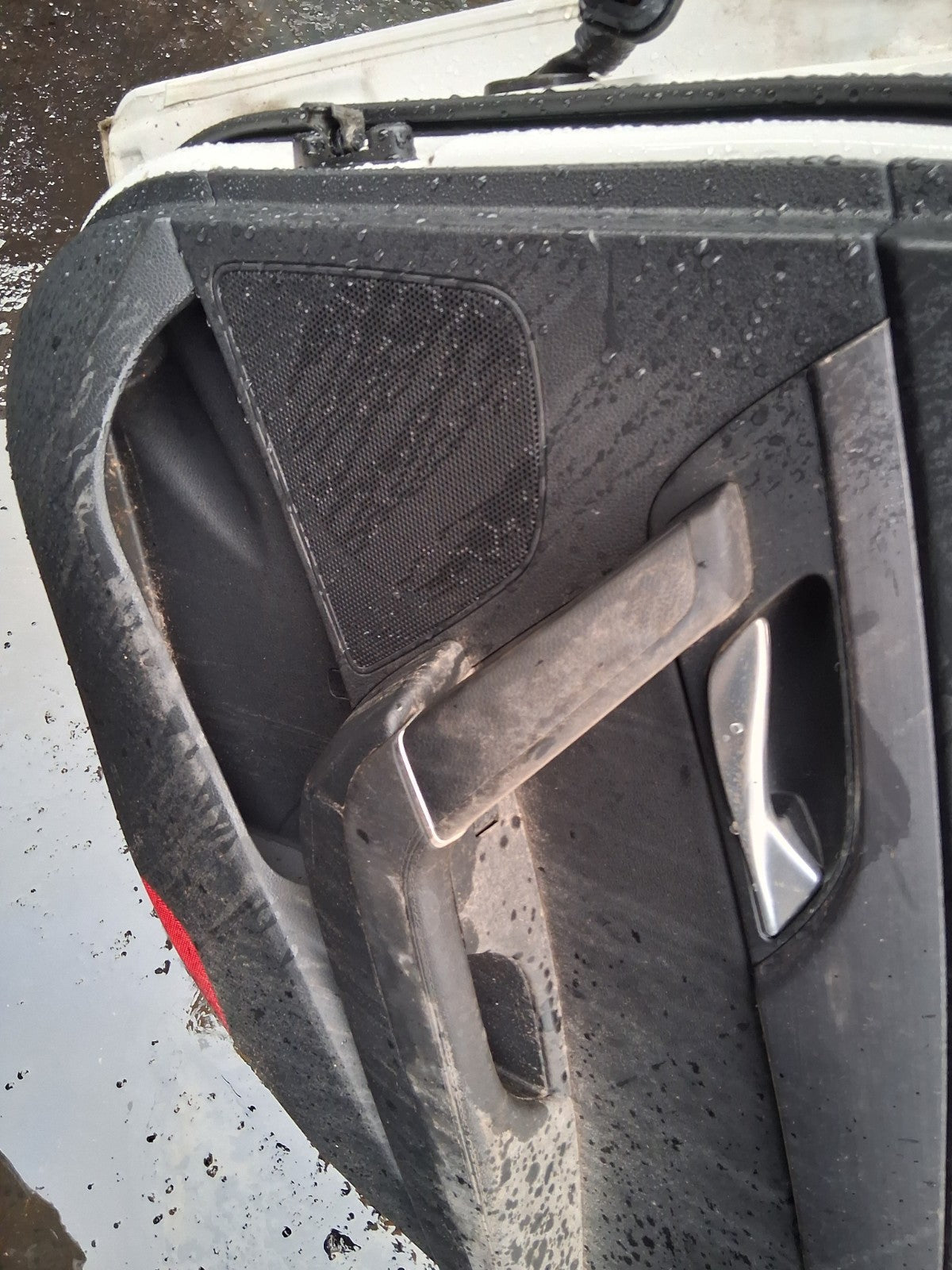 2013 HYUNDAI I40 OSR DRIVER SIDE REAR RIGHT COMPLETE DOOR WHITE