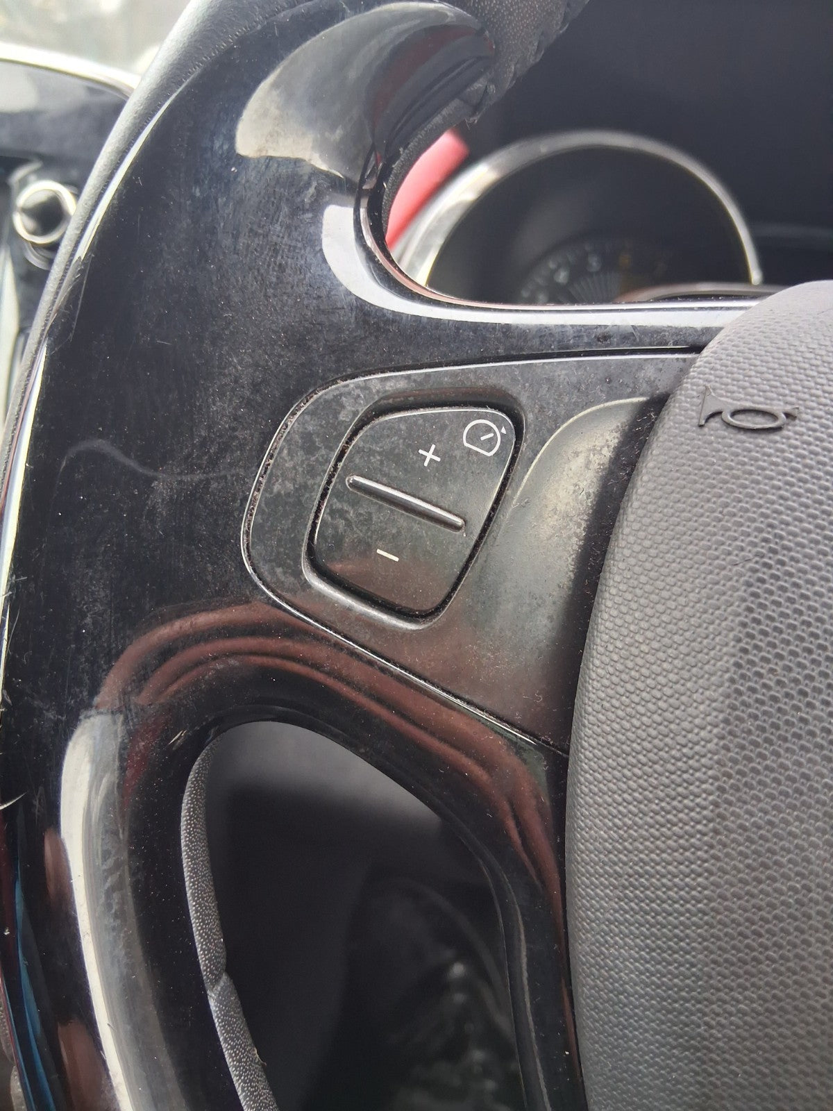 2013 RENAULT CLIO X98 MK4 MULTIFUNCTION STEERING WHEEL WITHOUT AIRBAG BLACK
