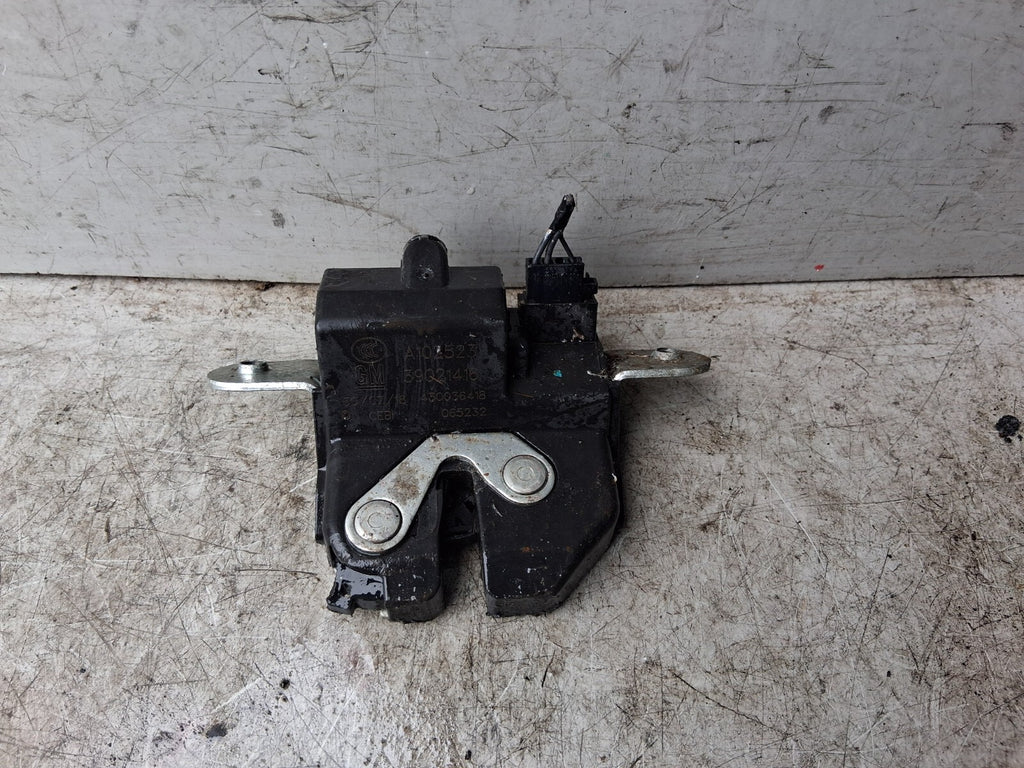 VAUXHALL CORSA E 2018 HATCHBACK REAR BOOTLID TAILGATE LOCK MECHANISM 39021416