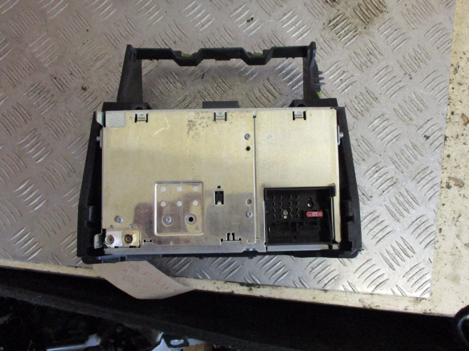 VOLKSWAGEN VW GOLF MK5 BLAUPUNKT RCD300 STEREO HEAD UNIT 1K0035186P NO CODE