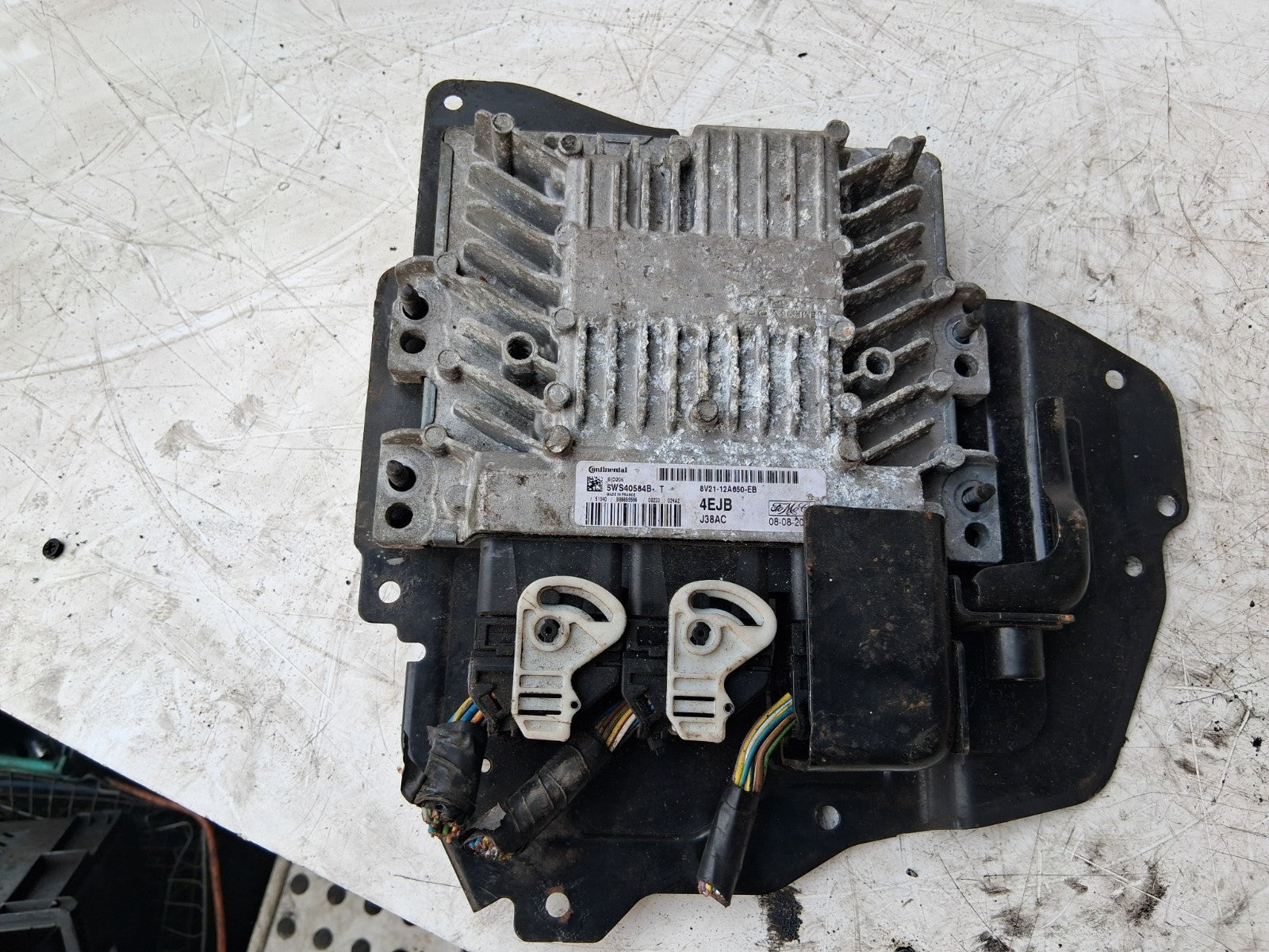 2014 FORD FIESTA MK7 1.5 DIESEL ECU ENGINE CONTROL UNIT 8V2112A650EB