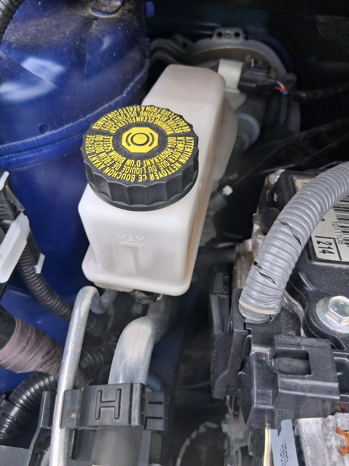 2023 TOYOTA YARIS MK4 1.5 HYBRID ELECTRIC BRAKE FLUID RESERVOIR