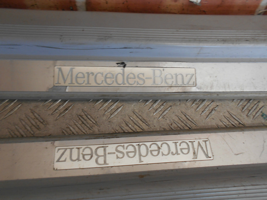 MERCEDES CLK A208 2001 OS NS DRIVER PASSENGER SIDE DOOR SILLS PANELS COVERS