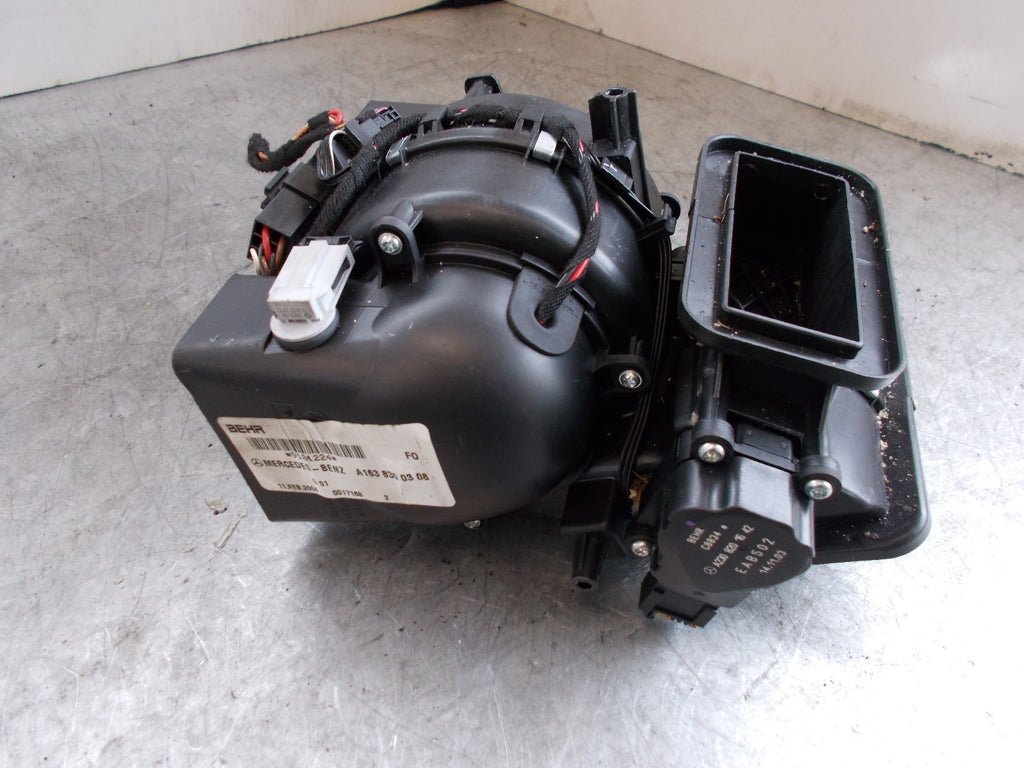 2002 MERCEDES ML270 REAR HEATER BLOWER MOTOR FAN A2038201642 A1638300308