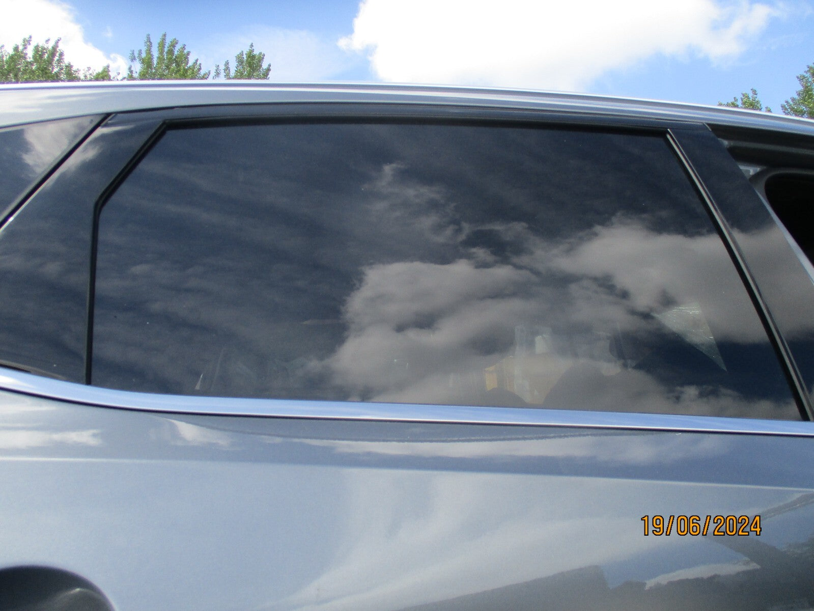 NISSAN QASHQAI J12 2023 OSR DRIVER SIDE REAR DOOR TINTED WINDOW GLASS
