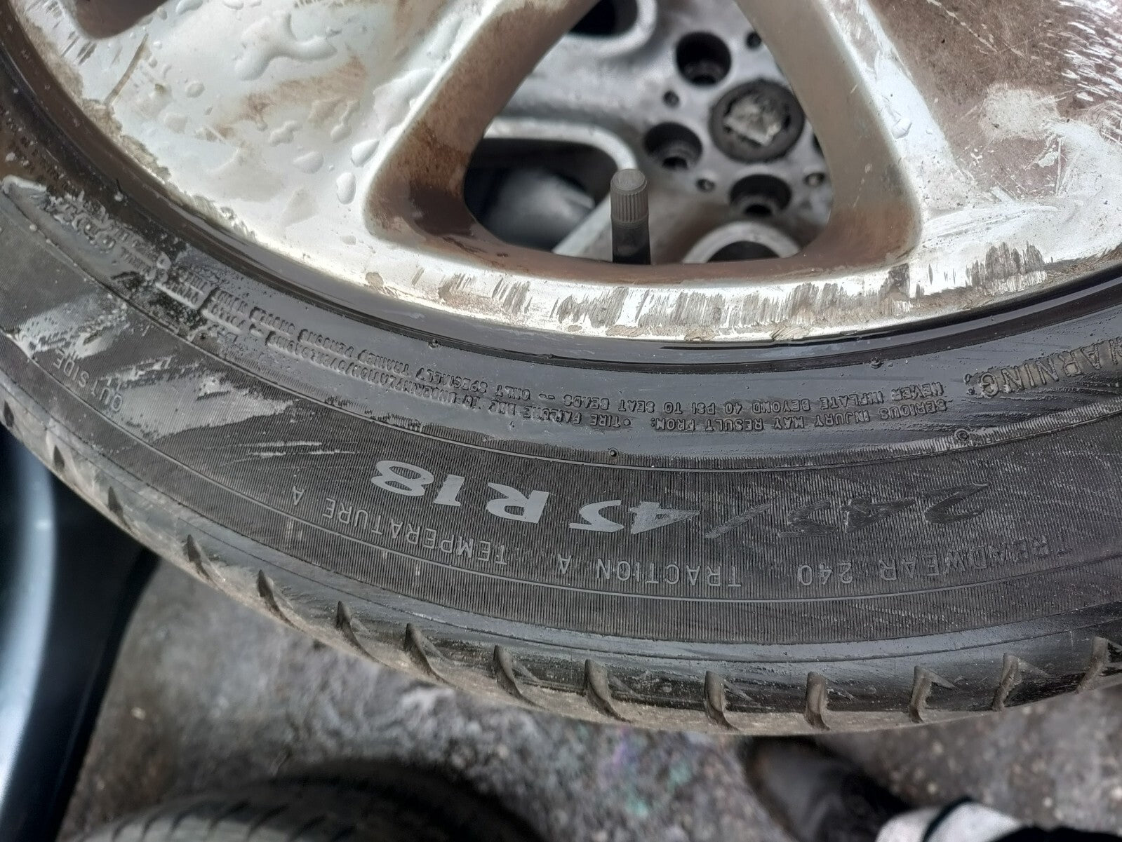 2009 JAGUAR XF X250 18 INCH ALLOY WHEEL WITH TYRE 245/45R18 REF 1
