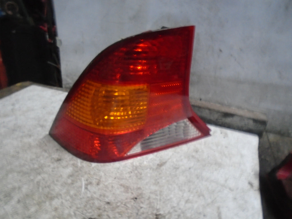 FORD FOCUS MK1 2004 NSR PASSENGER SIDE REAR TAIL LIGHT TAIL LAMP