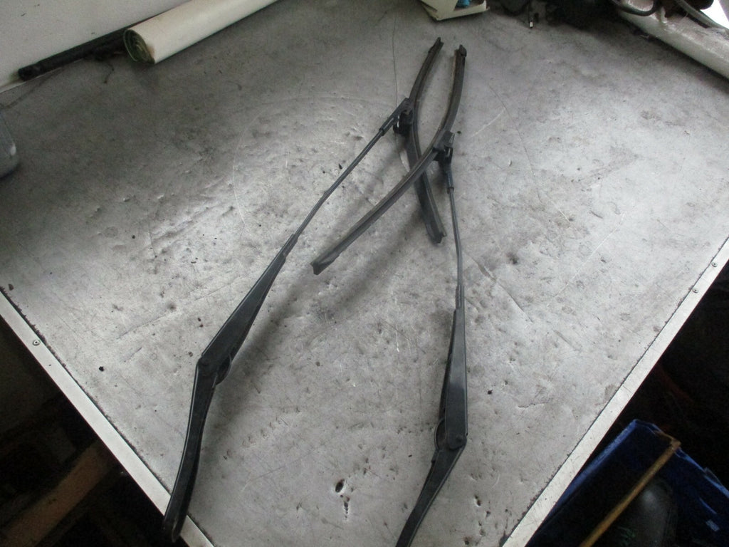 VAUXHALL ASTRA H MK5  5 DOOR 5DR WIPER ARMS 13111222 13111221