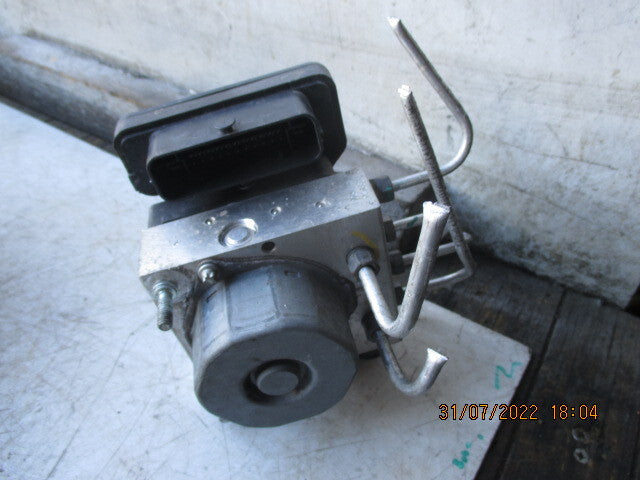 DACIA SANDERO LOGAN 2016 ABS PUMP & MODULATOR 476605492R