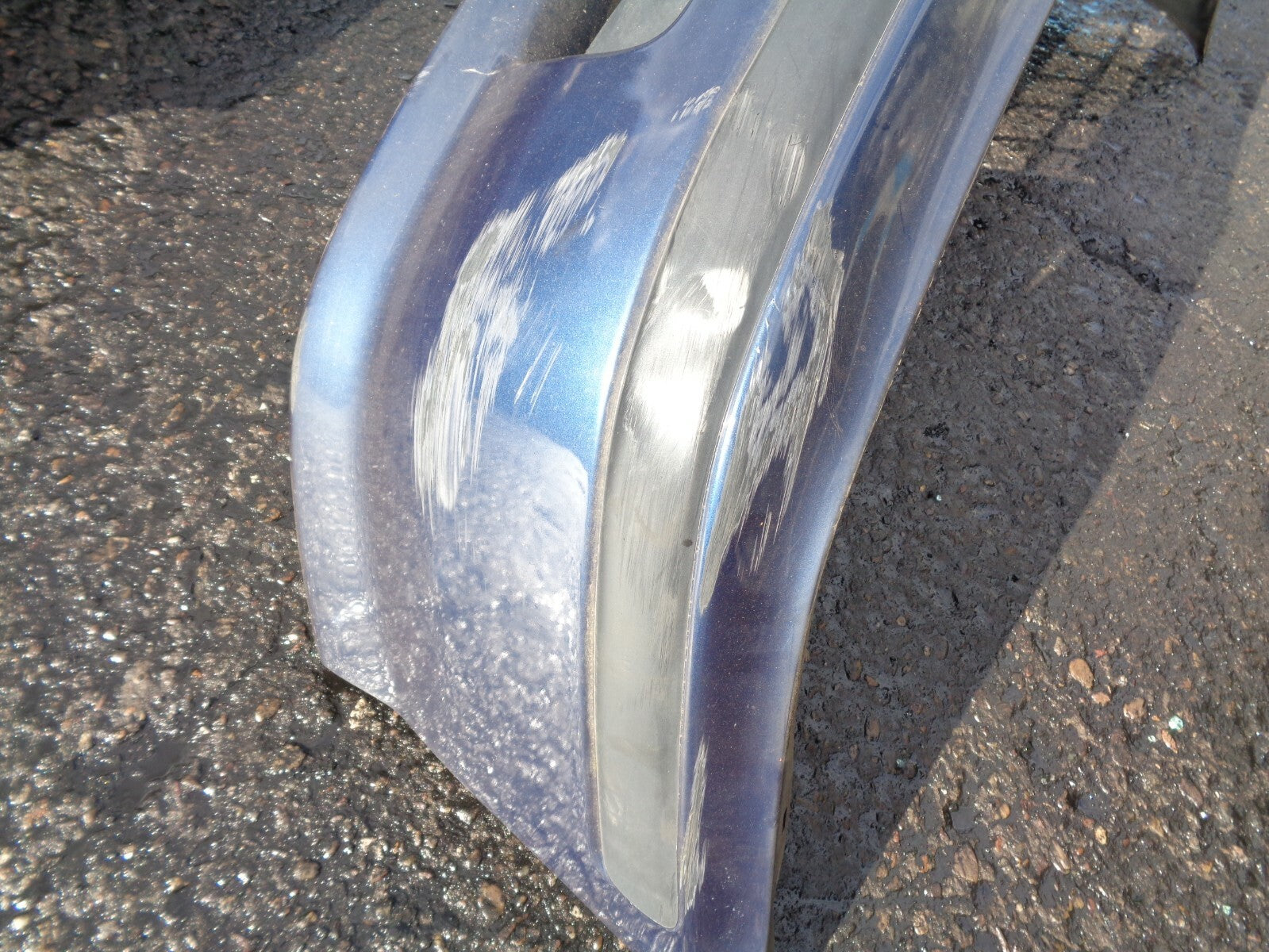 HONDA CIVIC 5 DOOR HATCHBACK 1998 COMPLETE FRONT PLASTIC BUMPER LOWER GRILL BLUE