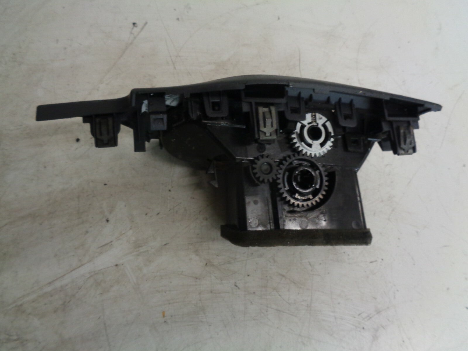 VAUXHALL CORSA E MK4 1.2 OS DRIVER SIDE DASH AIR GRILL VENT 13377948
