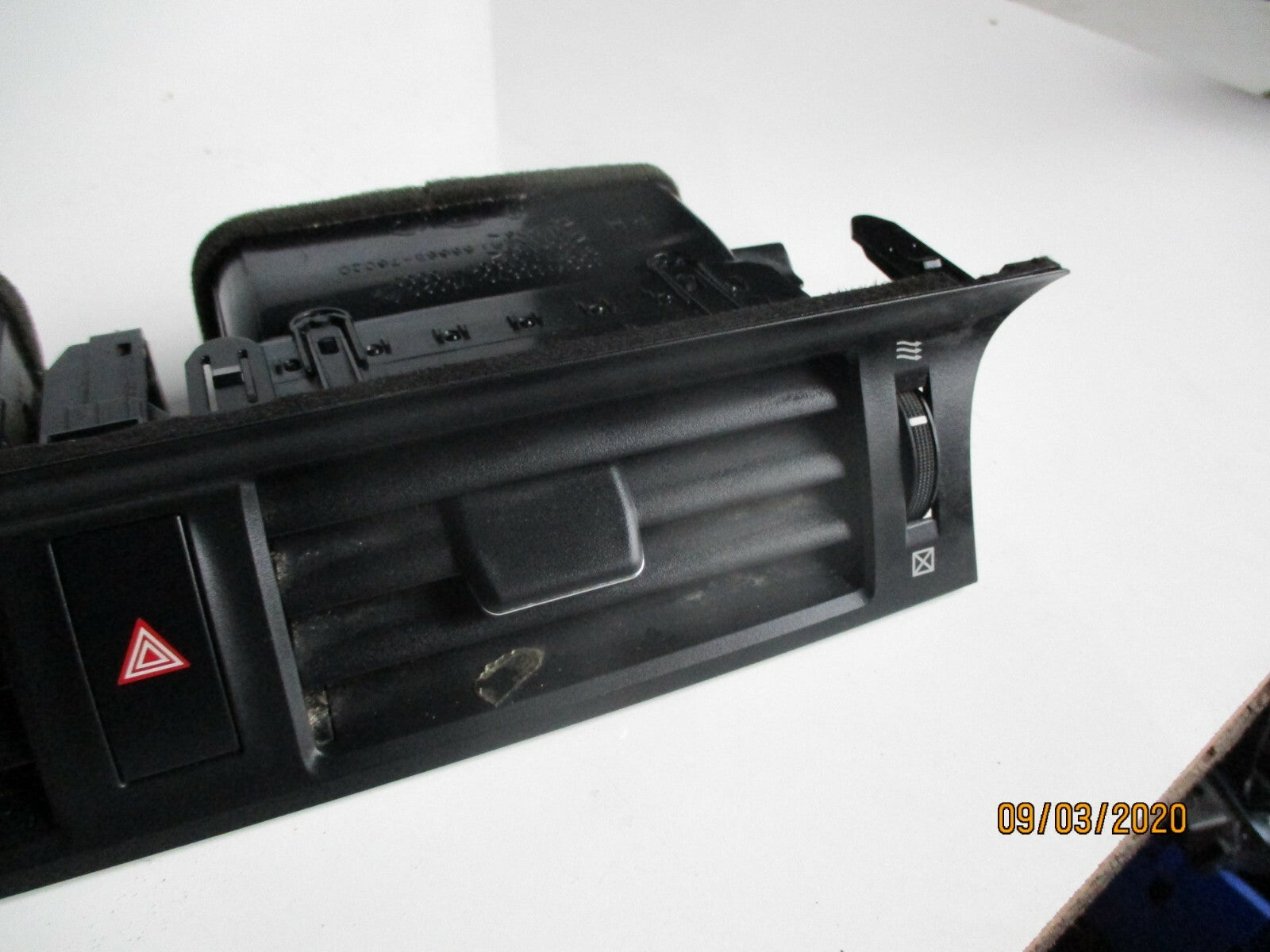 LEXUS CT 200h 2015 CENTRE DASHBOARD HEATER AIR VENT 55670-76020 55661-76060