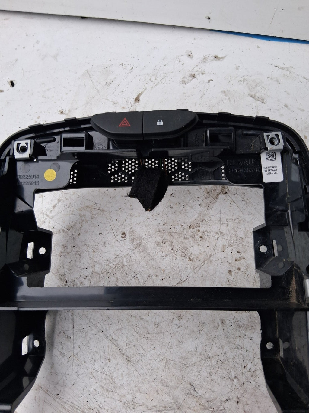 2017 RENAULT CLIO SAT NAV HEAD SURROUND TRIM 682600568R