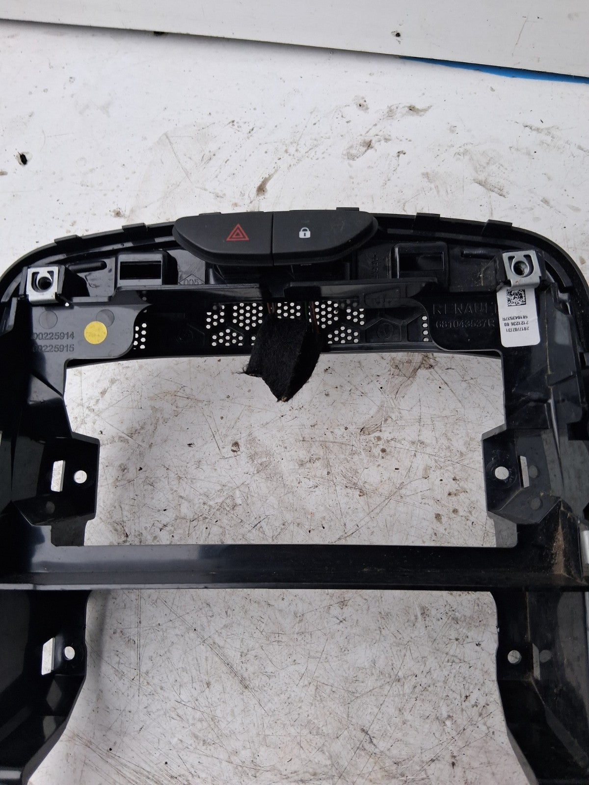 2017 RENAULT CLIO SAT NAV HEAD SURROUND TRIM 682600568R
