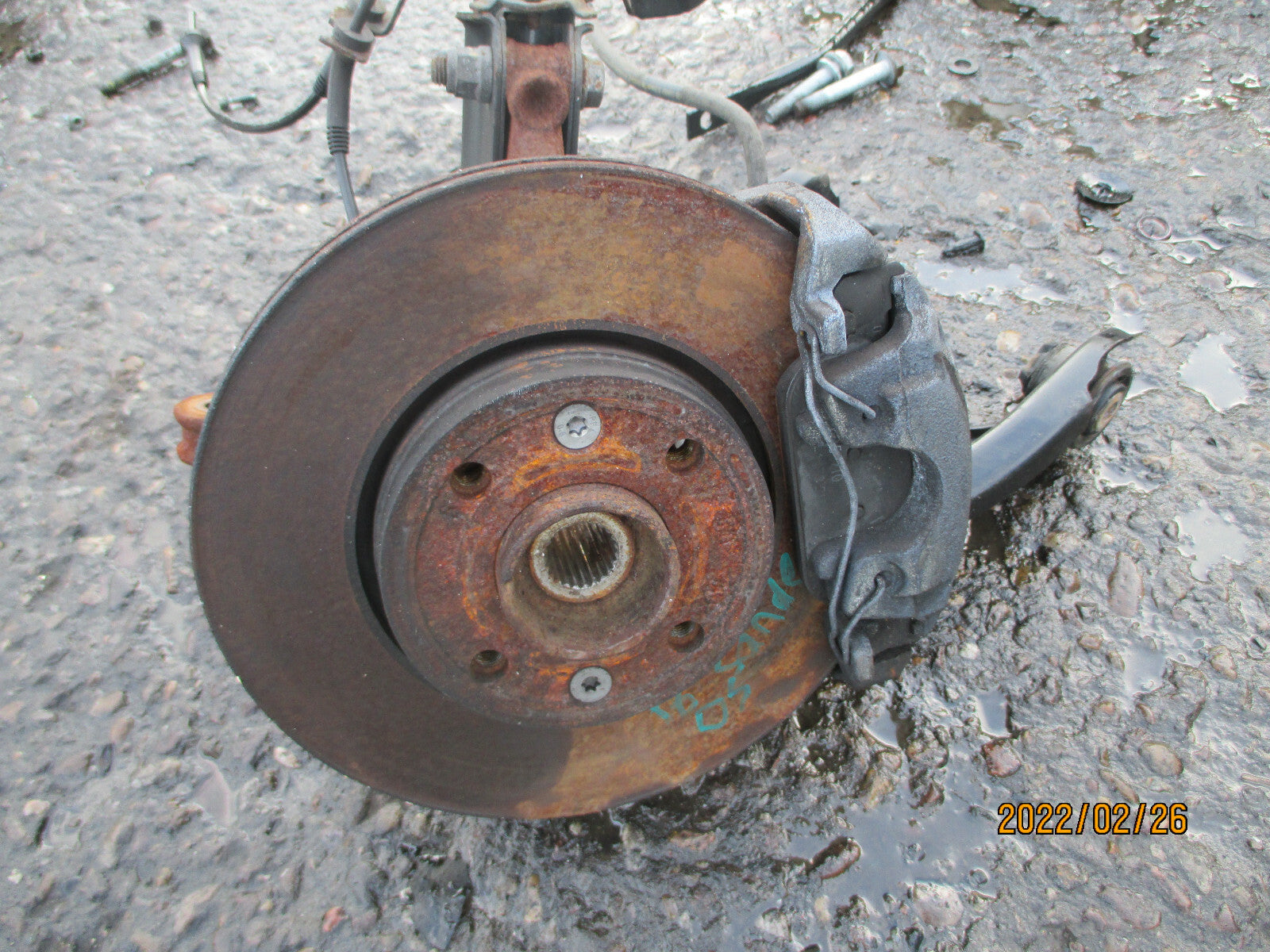 DACIA SANDERO 2017 MK2 1.0 PETROL OSF DRIVER FRONT SHOCK SUSPENSION CALIPER HUB