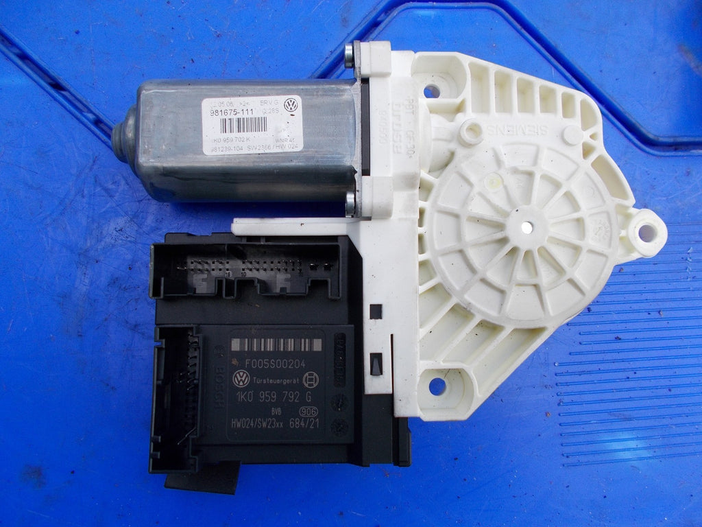 2006 VW PASSAT B6 NSF PASSENGER SIDE FRONT WINDOW MOTOR 1K0959792G 1K0959702K
