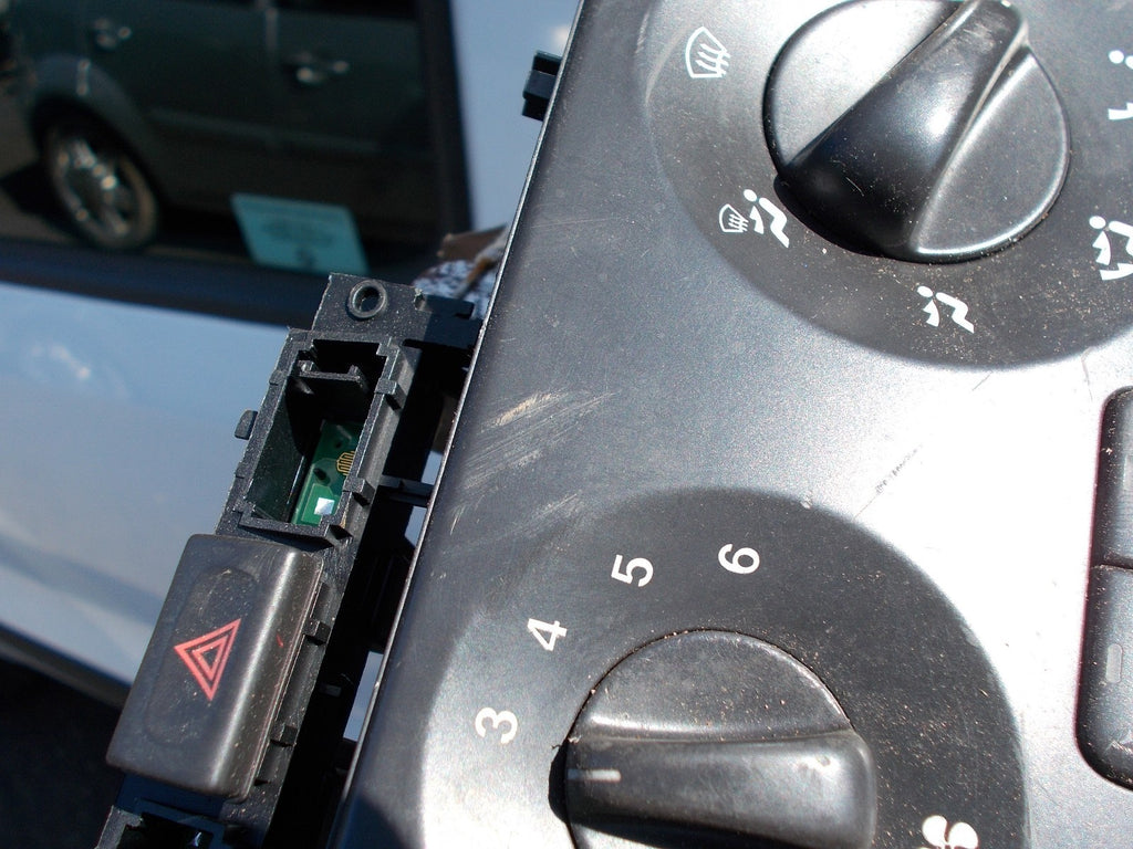 JAGUAR X TYPE 2002 RADIO CASSETTE DASH HEATING CONTROL 1X4318K876 AB