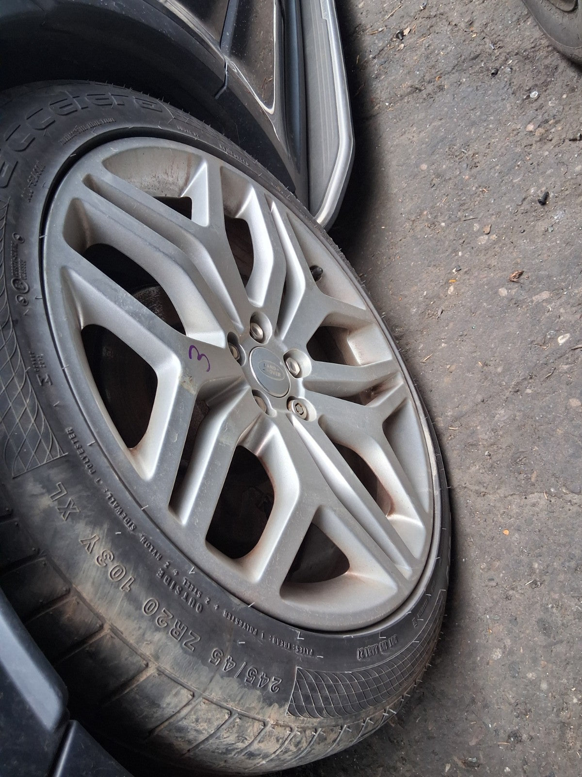 2016 RANGE ROVER EVOQUE L538 20 INCH ALLOY WHEEL WITH TYRE 245/45ZR20 REF 3