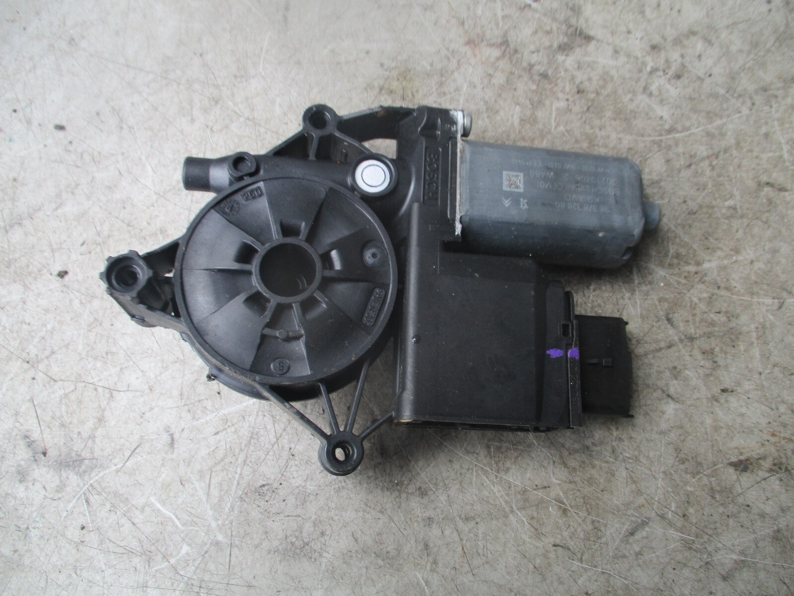2013 PEUGEOT 5008 OSF FRONT DRIVING SIDE DOOR WINDOW REGULATOR MOTOR 9837832880