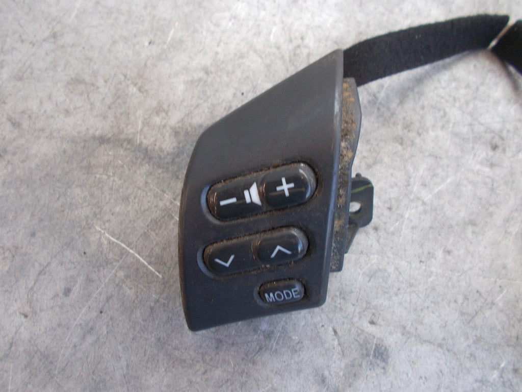 TOYOTA COROLLA VERSO 2007 MK2 STEERING WHEEL STEREO CONTROL SWITCHES