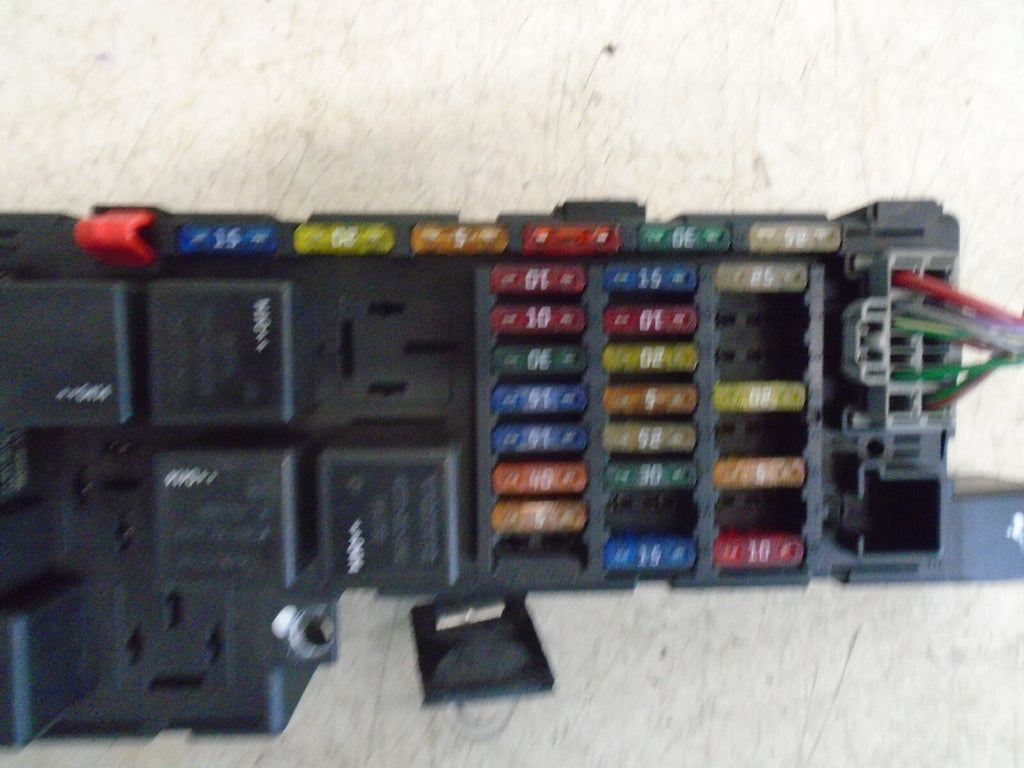 VOLVO V70 2004 MK2 PRE FACELIFT RELAY FUSE BOX BOARD 518828017