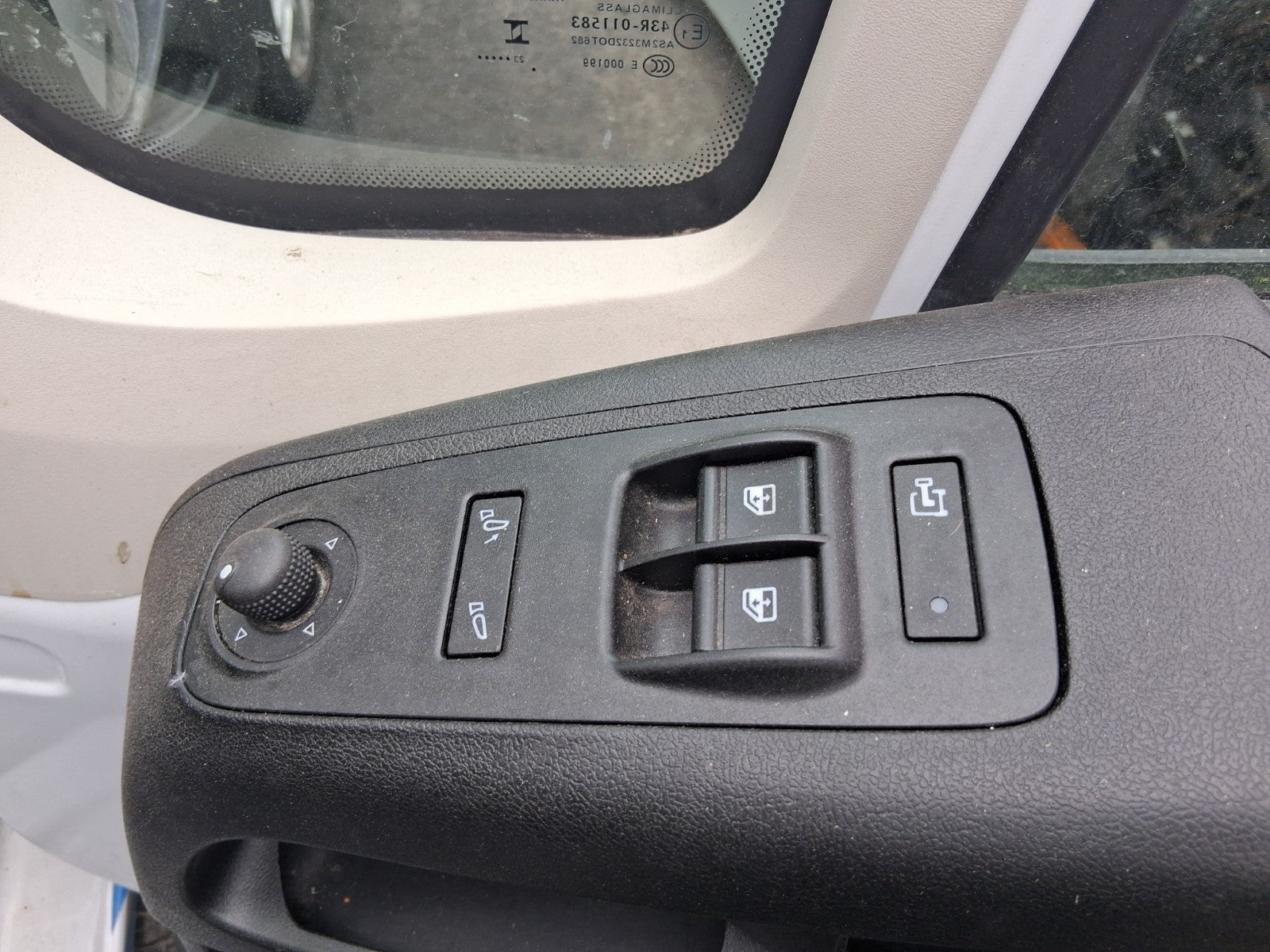 2023 FIAT DUCATO MK3 OSF DRIVER SIDE WINDOW SWITCH