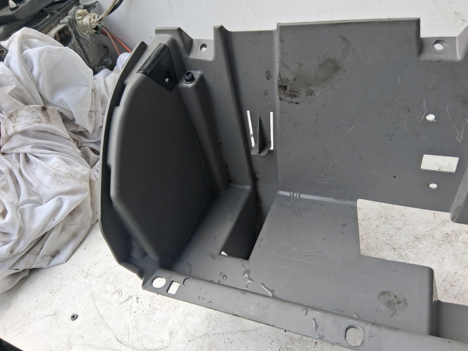 2016 MERCEDES SPRINTER W906 GLOVEBOX STORAGE COMPARTMENT OUTER FRAME A9066800491