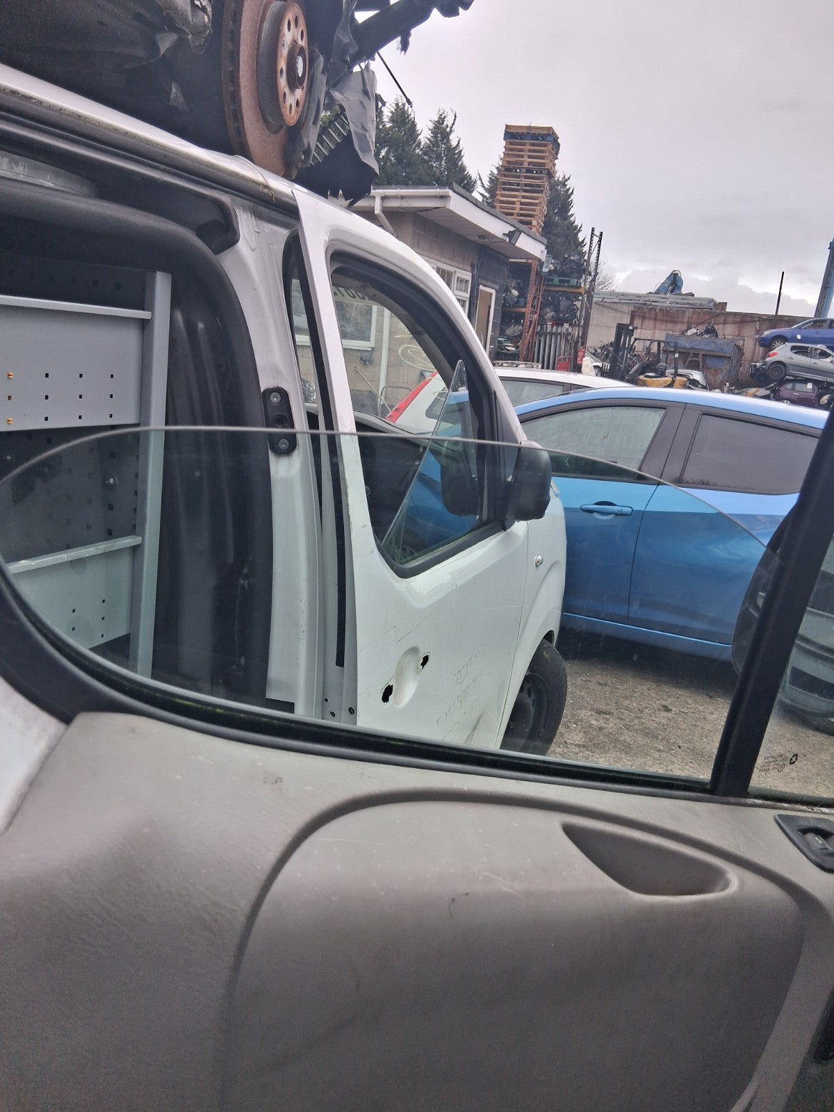 2014 VAUXHALL VIVARO MK1 NSF PASSENGER SIDE FRONT LEFT WINDOW GLASS