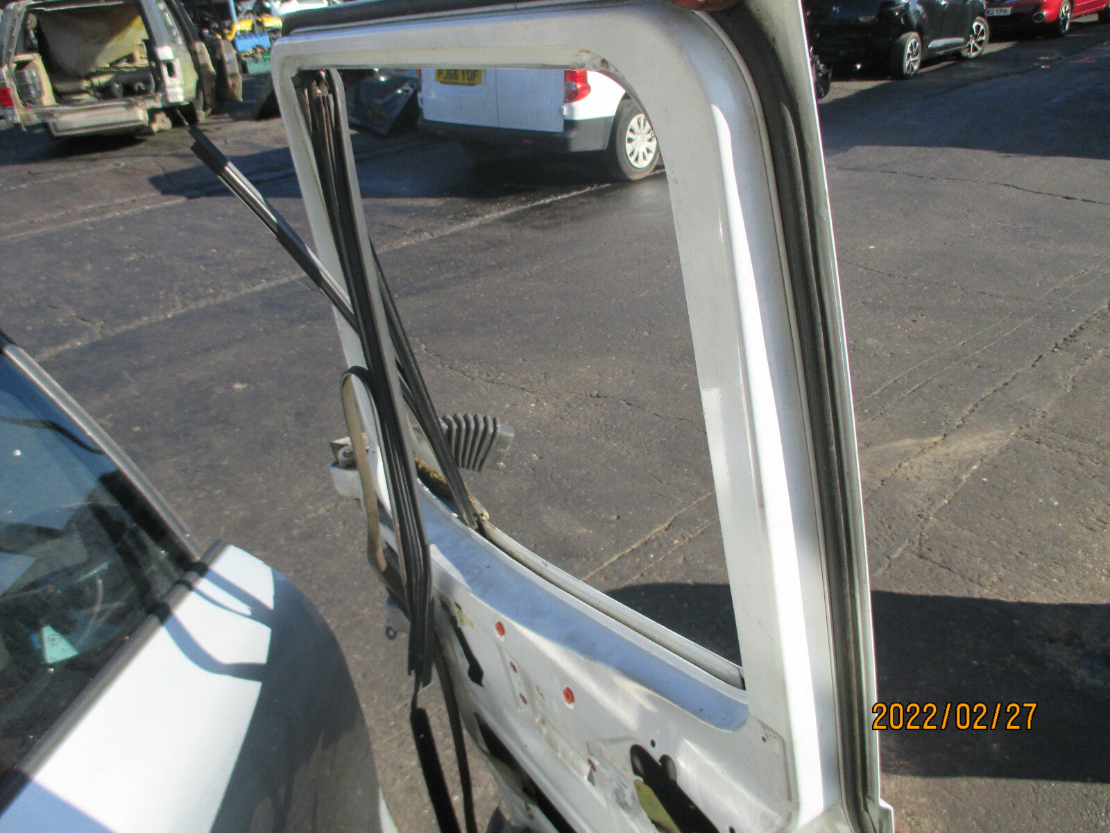 LDV CONVOY 400 VAN 2000 OSF DRIVER SIDE FRONT BARE DOOR WHITE