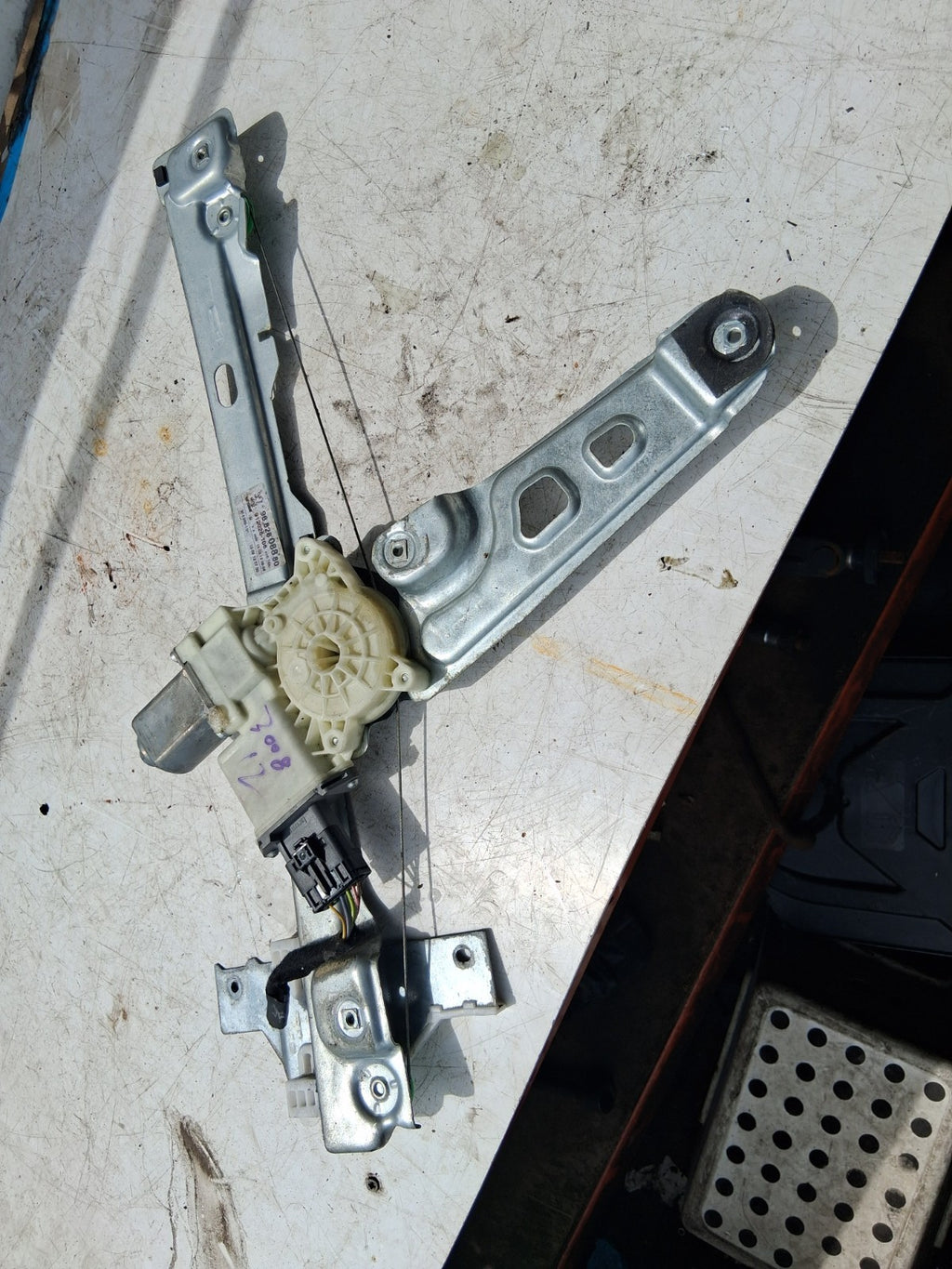 2012 PEUGEOT 3008 MK1 OSF DRIVER SIDE FRONT WINDOW MOTOR REGULATOR 9682808880