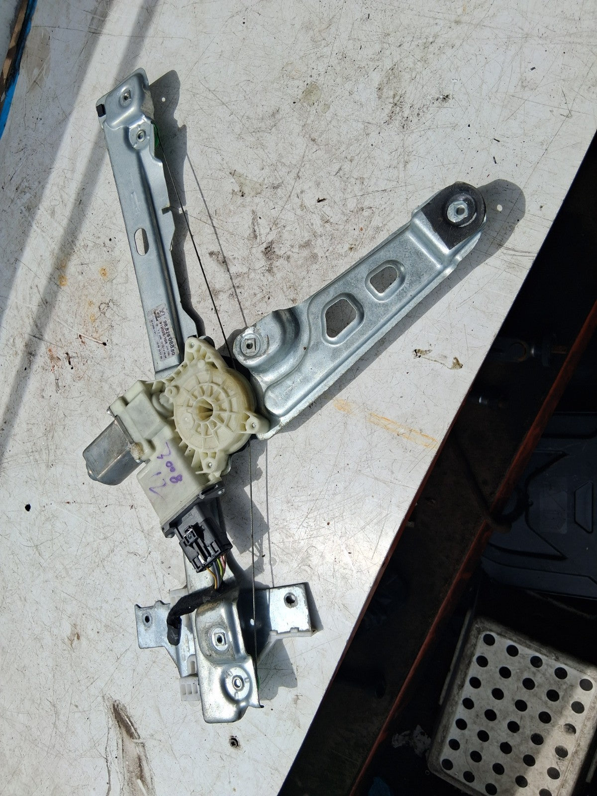 2012 PEUGEOT 3008 MK1 OSF DRIVER SIDE FRONT WINDOW MOTOR REGULATOR 9682808880