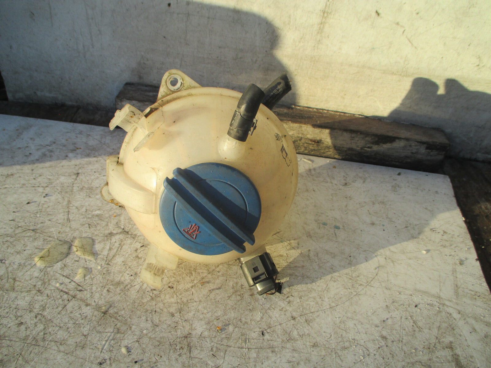 VW VOLKSWAGEN TOURAN 2012 COOLANT EXPANSION TANK BOTTLE