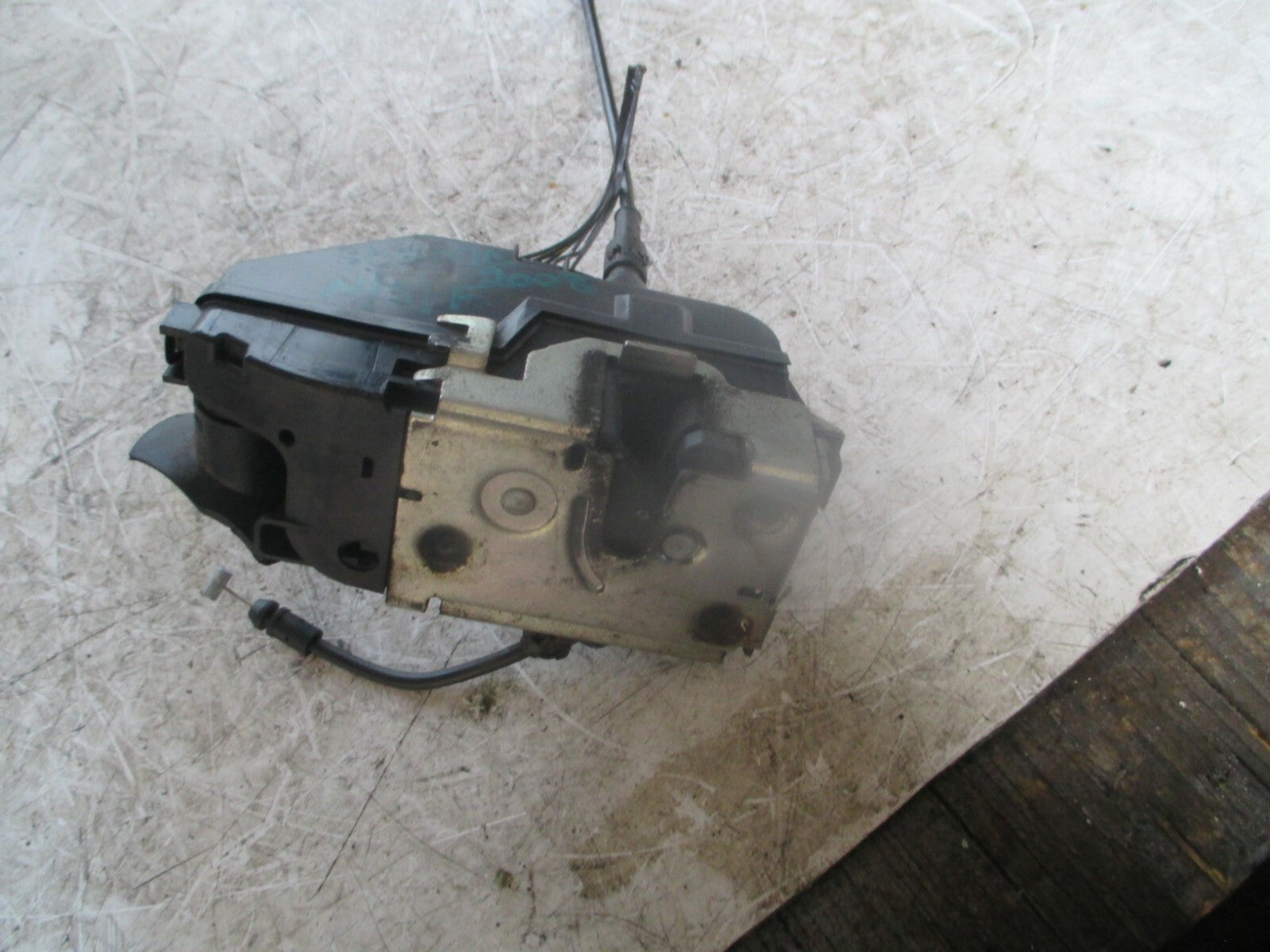 RENAULT SCENIC 2008 MK2 NSF FRONT PASSENGER SIDE DOOR LOCK MECHANISM