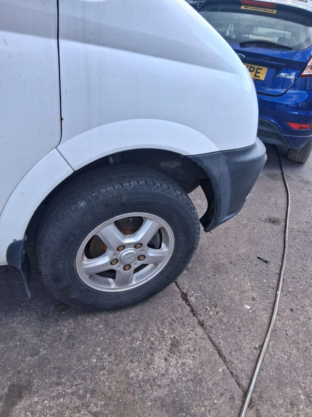 2020 SAIC LDV V80 16 INCH ALLOY WHEEL WITH TYRE 215/75R16