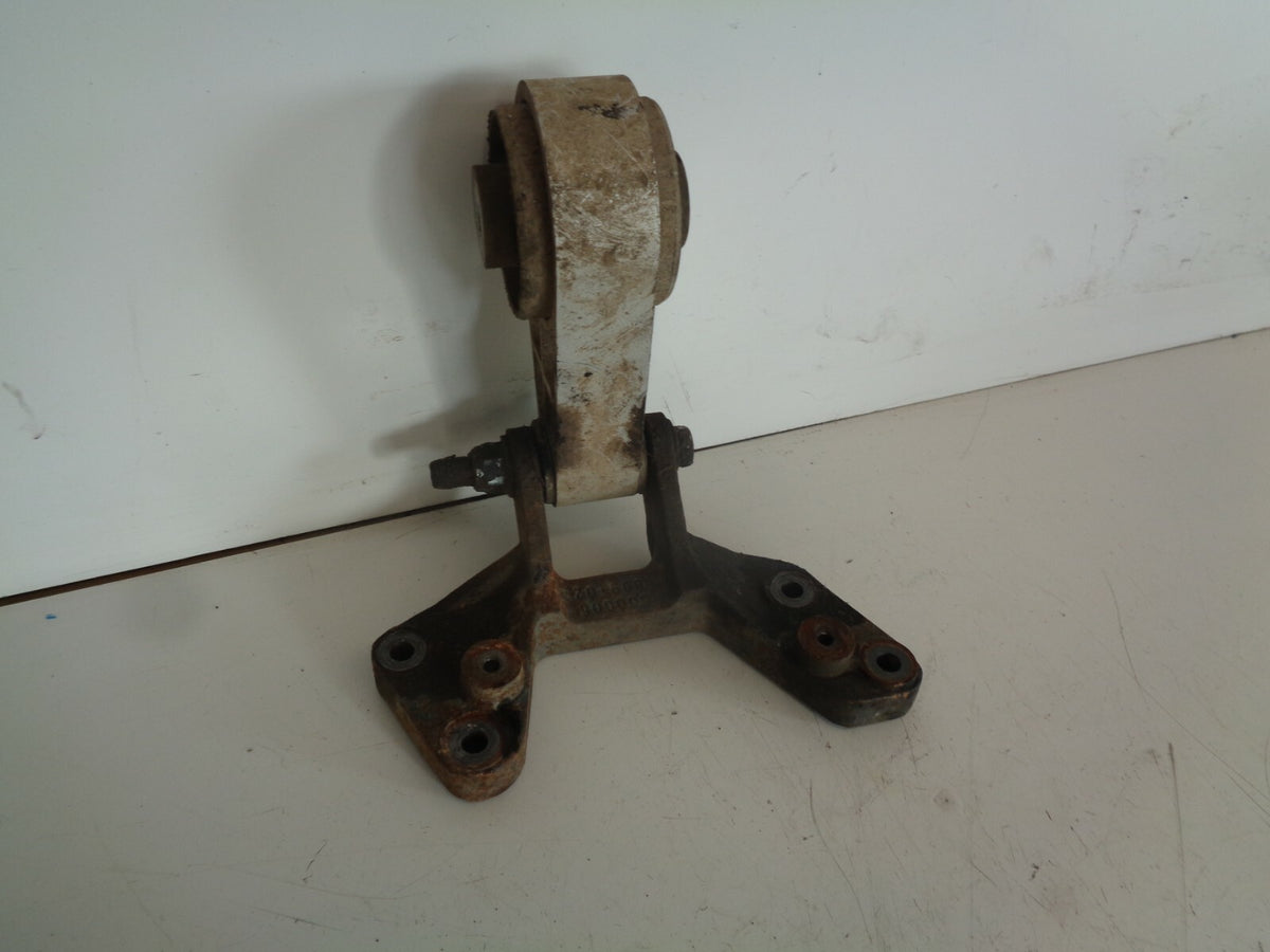 SAIC LDV MAXUS V80 2.5 TD 2018 ENGINE MOUNT REAR BOTTOM ASSEMBLY
