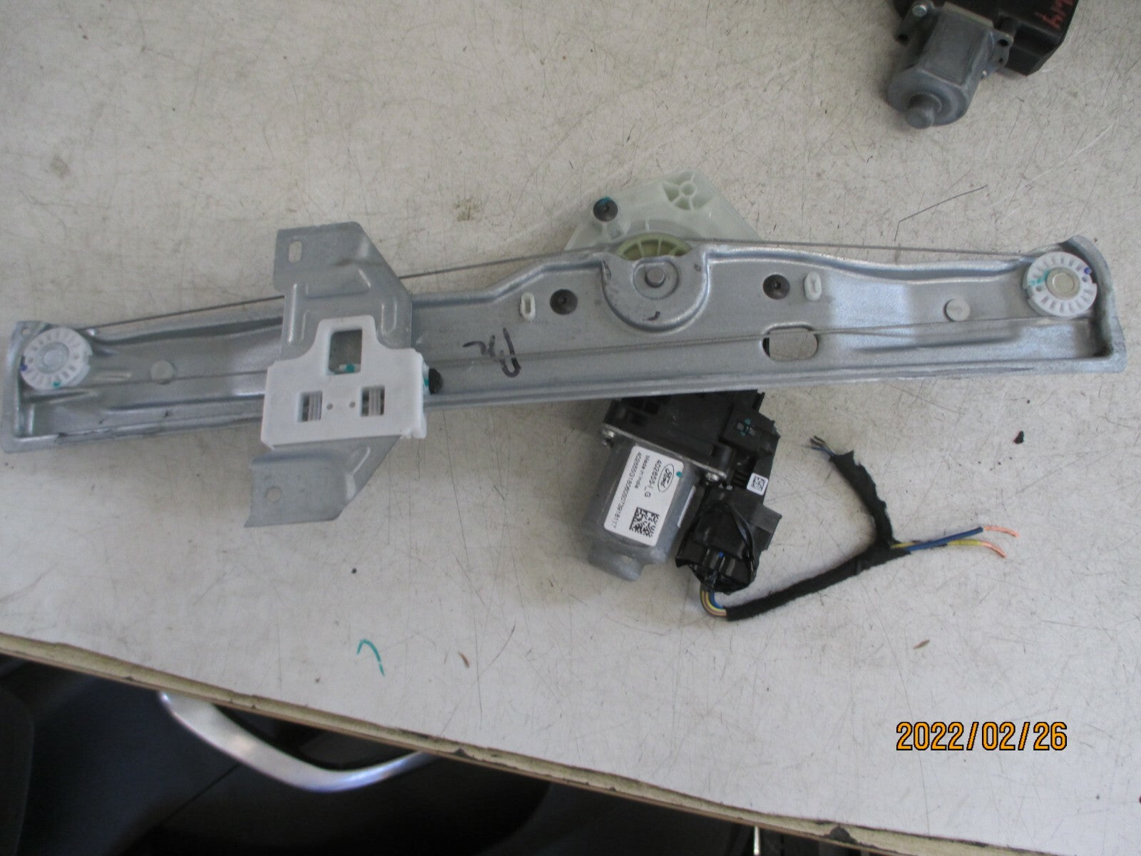 FORD KA+ MK3 2014-2020 OSF FRONT DRIVER SIDE WINDOW MOTOR REGULATOR 402655