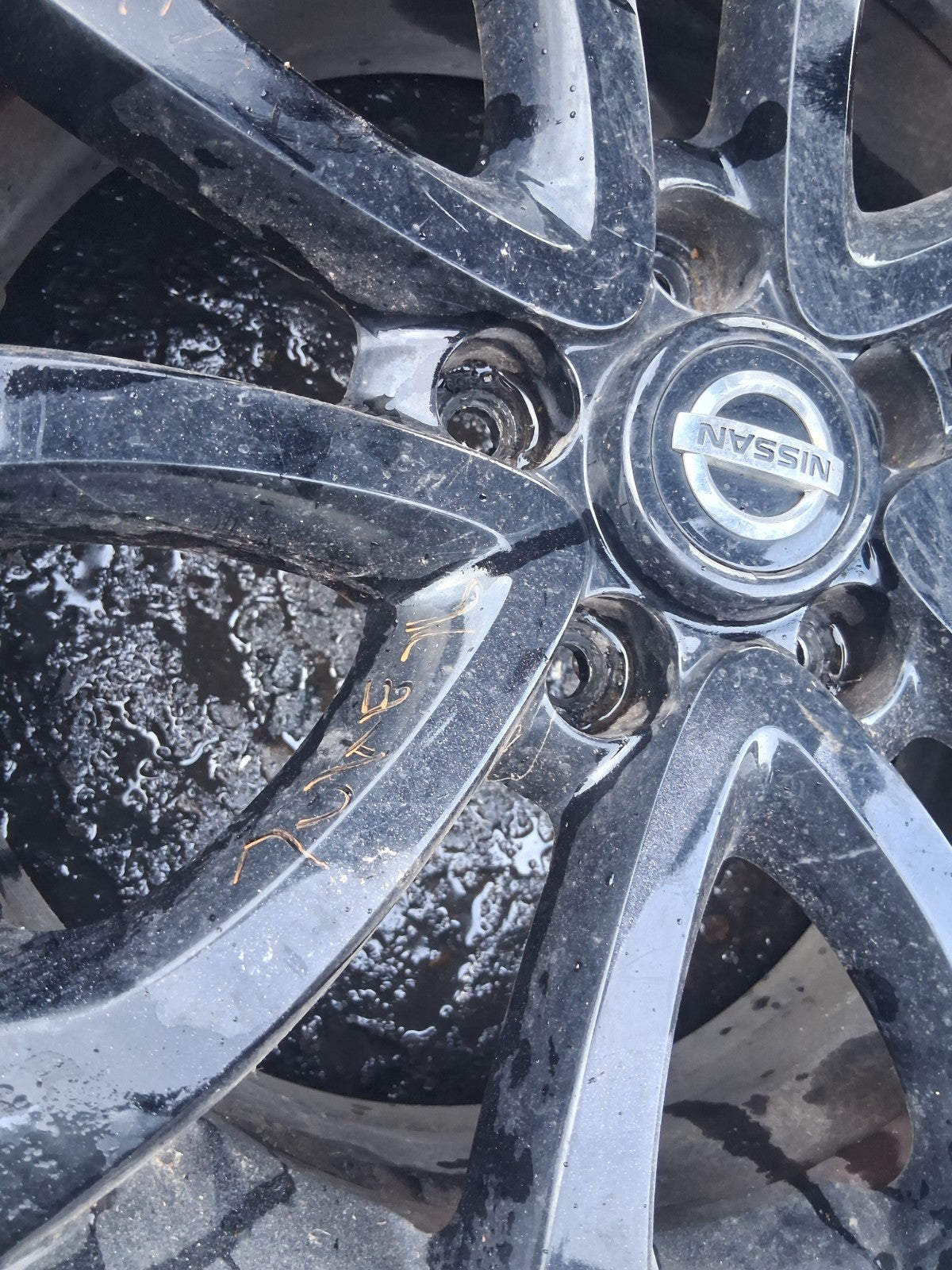 2016 NISSAN JUKE MK1 17 INCH ALLOY WHEEL WITH TYRE 215/55R17